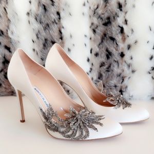 manolo blahnik swan